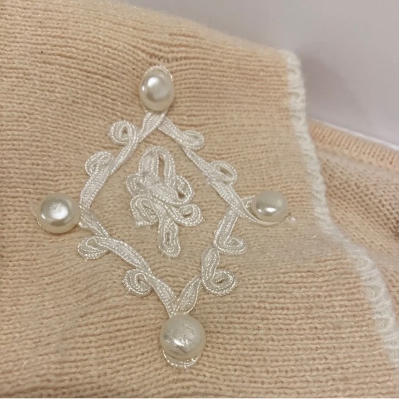 Vintage 1980’s Knit De Ville Sweater w/ Shoulder Pads Embroidered W/Faux Pearls - Picture 7 of 9